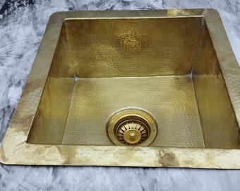 Handgefertigte Küchenspüle aus Massivem Messing: Gehämmertes oder Glattes Finish