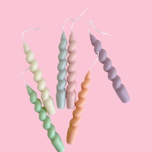 Spiral Taper Candle