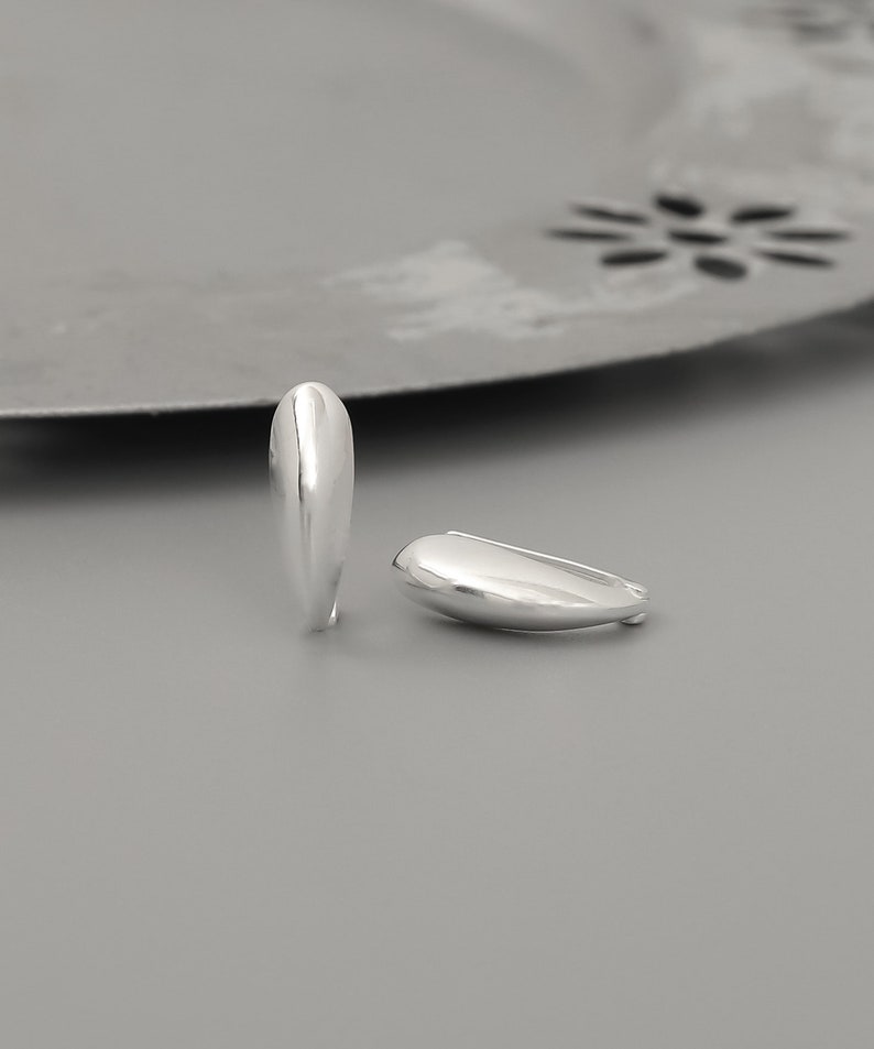 Minimalistiska örhängen i 925 sterlingsilver: Unika lätta vardagssmycken bild 5