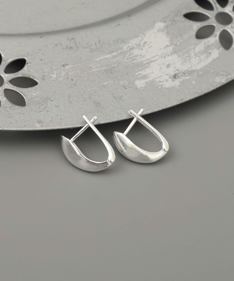 Minimalistiska örhängen i 925 sterlingsilver: Unika lätta vardagssmycken bild 6