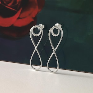 Women Silver Chunky Earrings , infinity Sterling silver women drop earrings, Everyday dainty earrings , Gifts for Her
