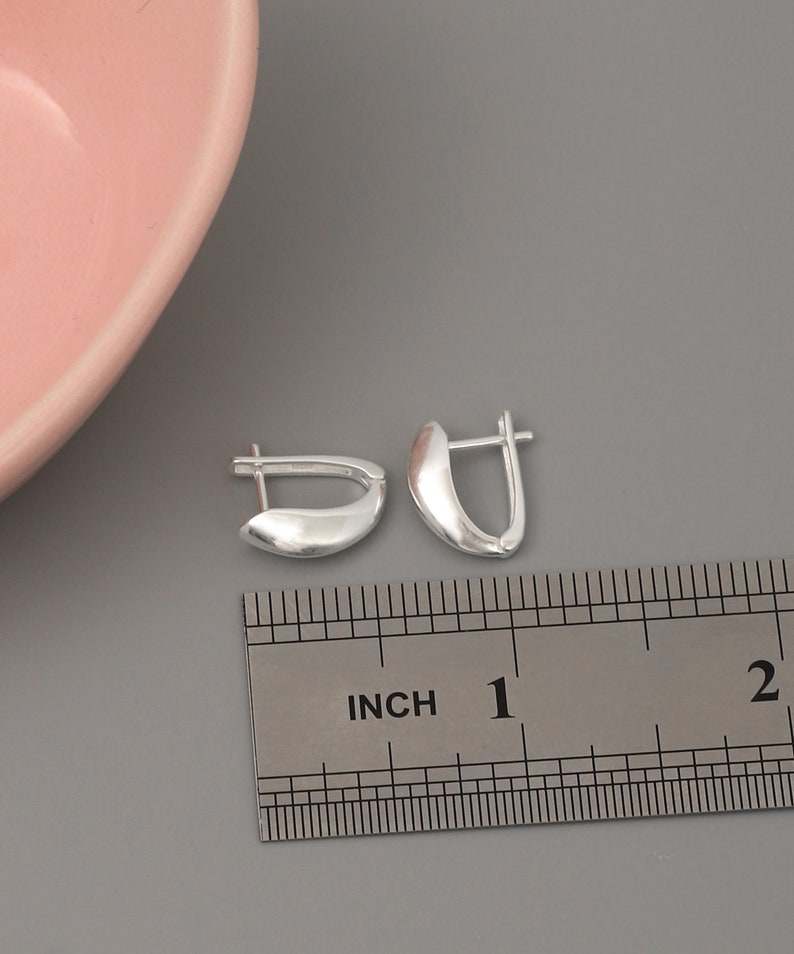 Minimalistiska örhängen i 925 sterlingsilver: Unika lätta vardagssmycken bild 9