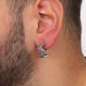 Sterling Silver Zig Zag Hoop Earring – Geometric Oxidized Unisex Minimalist Jewelry for Men and Women