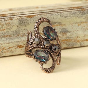 Pierścionek damski z brązu Mystic Gemstone, biżuteria w stylu vintage, pierścionek w stylu gotyckim i wiktoriańskim, ozdobny pierścionek boho z motywem kwiatowym