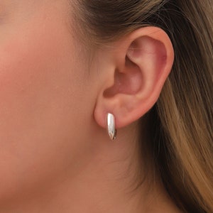 Minimalistiska örhängen i 925 sterlingsilver: Unika lätta vardagssmycken bild 4