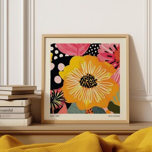 Stampa artistica da parete con fiori gialli audaci, quadrata, per spazi vivaci / Stampa di Yayoi Kusama / Arte floreale da parete per camera da letto, soggiorno, bagno, mensola