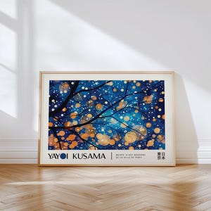 Impresión de puntos abstractos modernos de Yayoi Kusama / Arte mural natural / Elegante póster de exposición para sala de estar / Arte mural horizontal sobre cama o sofá