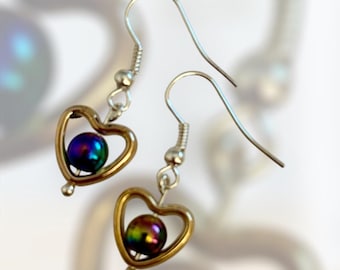 Pendants d'oreilles coeur irisé foncé fait main