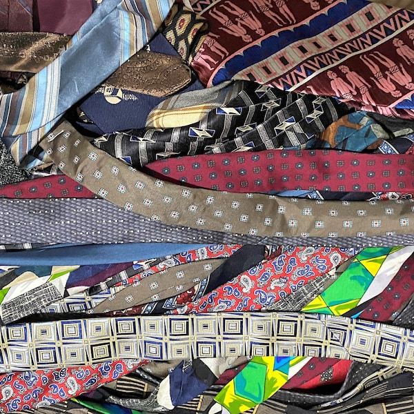 Lot de 50 cravates, emporte-pièce artisanal, rayures abstraites, déco Plus de lots