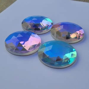 Dikroisk fasetterad glasjuvel (50 mm) – Regnbågsfärgad glasjuvel