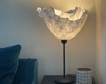 FLora flower table lamp with white shade