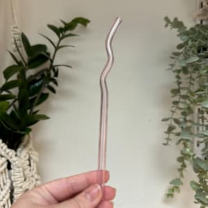 Glass Wavy Straw, Reusable Glass Straw, Cute Wavy Straw, Eco Friendly Glass Straw, Iced Coffee Glass Straw, Pink Wavy Straw, Cup Add On Pink