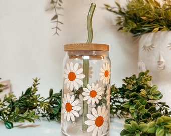 Powered By Daisies Glass Cup, Daisy Cup, Floral Glass Cup with Bamboo Lid and Glass Straw, Iced Latte Glass Cup, Reusable Glass Cup