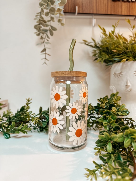 Powered By Daisies Glass Cup, Daisy Cup, Floral Glass Cup with Bamboo Lid and Glass Straw, Iced Latte Glass Cup, Reusable Glass Cup