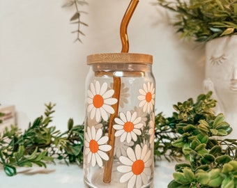 Powered By Daisies Glass Cup, Daisy Cup, Floral Glass Cup with Bamboo Lid and Glass Straw, Iced Latte Glass Cup, Reusable Glass Cup