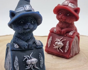 Little cat with a witch's hat (approx. 80 grams), motif candle, beeswax, Halloween candle, Mariste candles,