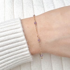 Amethyst Armband, Lila Edelstein Armband, Zierliche Ketten Armband, Amethyst Schmuck, Kristall Armband, Fußkettchen, Geschenke für Sie