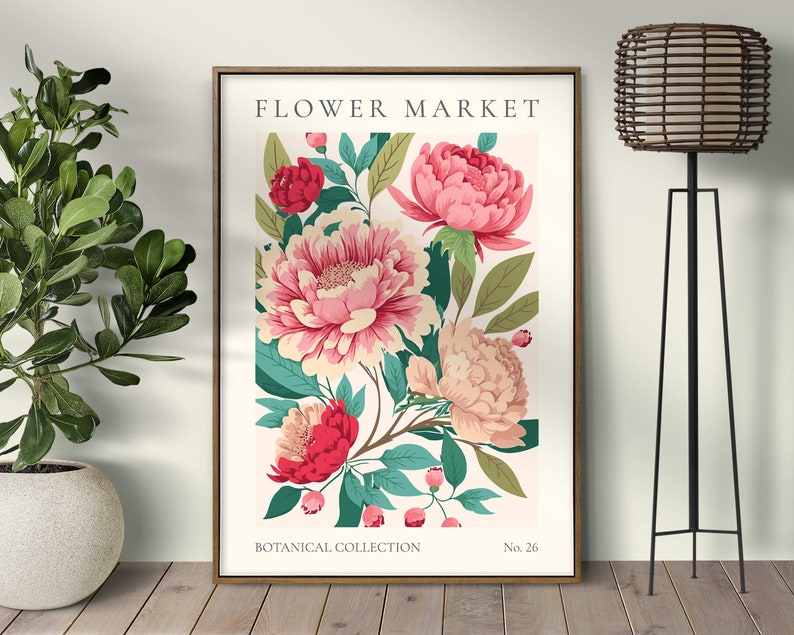 Pu&ograve; includere: Una stampa botanica incorniciata con un arrangiamento di fiori rosa e bianchi con foglie verdi. La stampa ha il testo "FLOWER MARKET" in alto e "BOTANICAL COLLECTION No. 26" in basso.