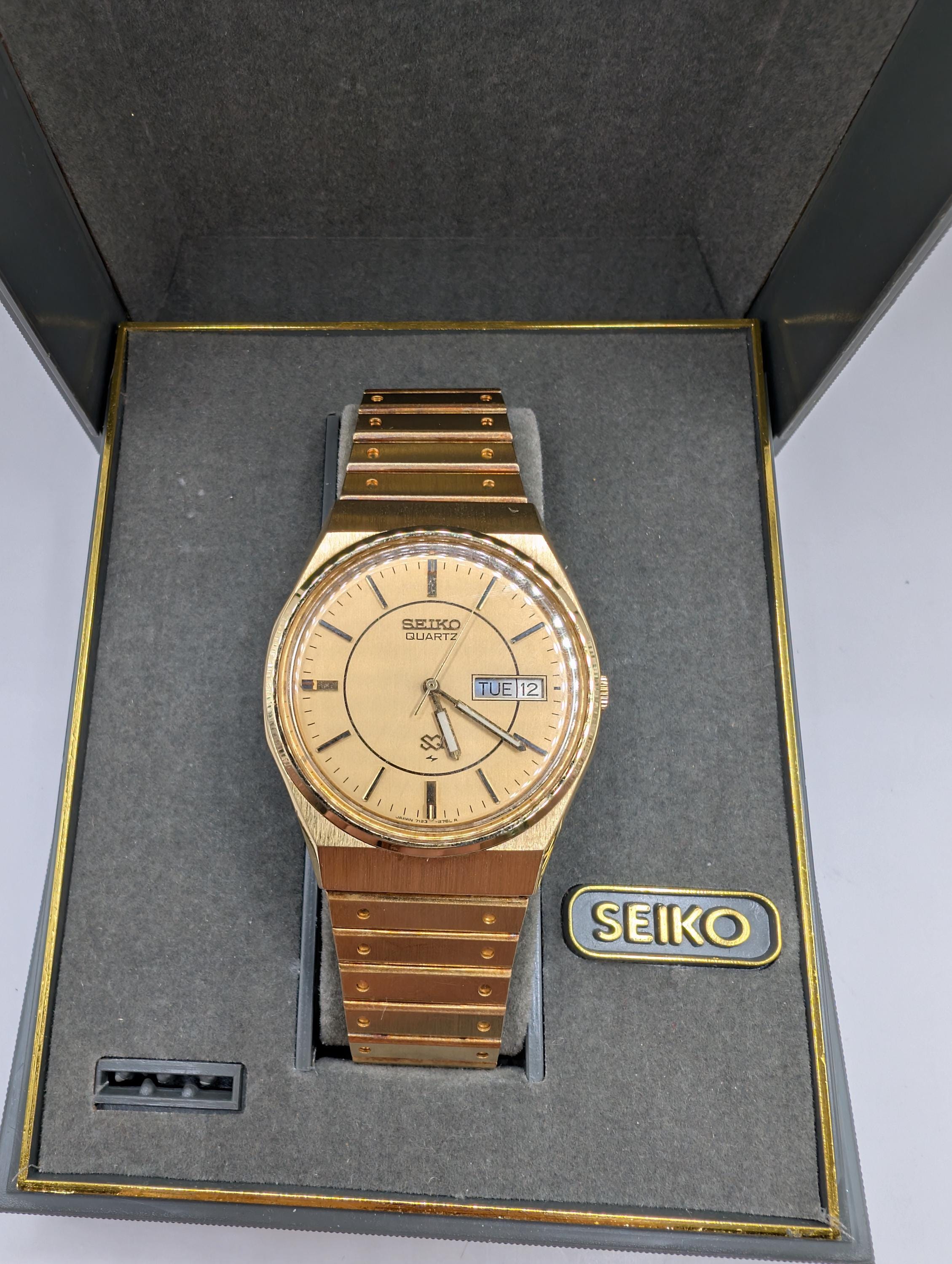 Works VTG Seiko SQ Ladies Watch Gold Tone 4303-0029 Day Date 25mm Fit 6.5in Runs Vintage Seiko Ladies - Etsy main image 2