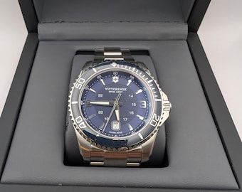 Victorinoux Swiss Army Maverick Navy Blue Dial Ref. 241602 Man's