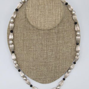 Collier en argent sterling 925 avec perles et onyx noir