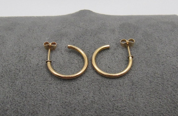 14k Yellow Gold stud earrings - image 1