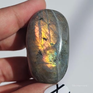 Labradorit Handschmeichler | F