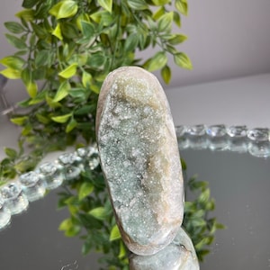 Green rainbow amethyst cut base - healing crystals 2019