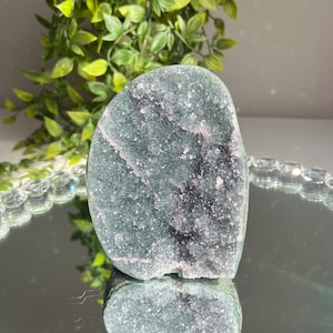 Green rainbow Amethyst cut base – healing crystals, 2033