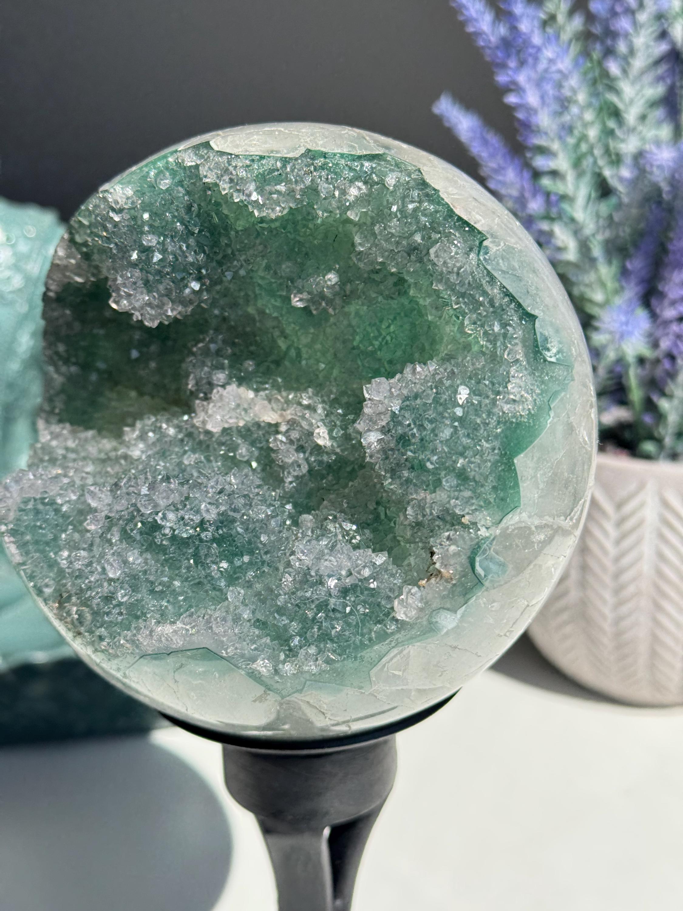 希少なドゥルージーグリーンアメジスト球体 3148 レインボーアメジスト