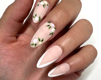 Flower Wedding Press On Nails | Glue On Nails | Short Nails | Stick On Nails | Fake Nails | Gifts For Her | Bridal Nails | Reusable Nails