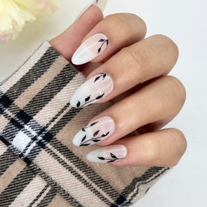 Minimalist Press On Nails | Glue On Nails | Short Nails | Stick On Nails | Fake Nails | Gifts For Her | Almond Nails | Reusable Nails