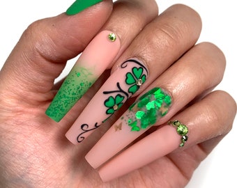 Clover and Butterfly Press On Nails | Glue On Nails | Stick On Nails | Fake Nails | St. Patrick’s Day | Green Nails | Reusable Nails