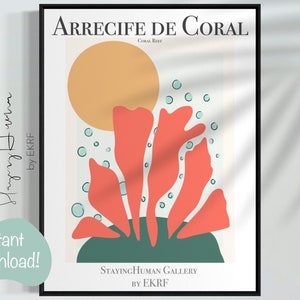 K&ouml;nnte beinhalten: Abstrakter Kunstdruck mit einem Korallenriff mit einer gro&szlig;en orangen Sonne, Korallen in Rosa- und Rott&ouml;nen und blauen Blasen. Der Text "ARRECIFE DE CORAL" und "CORAL REEF" befindet sich oben auf dem Druck. Der Text "STAYINGHUMAN GALLERY" und "BY EKRF" befindet sich unten auf dem Druck.