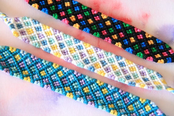 By learning How to make easy friendship bracelets after today's  instructions, you will grasp tw… | Diy bracelet designs, Friendship bracelets  easy, Handmade jewelry