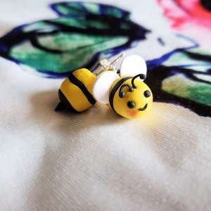 Kawaii-Inspired Cartoon Bee Stud Earrings