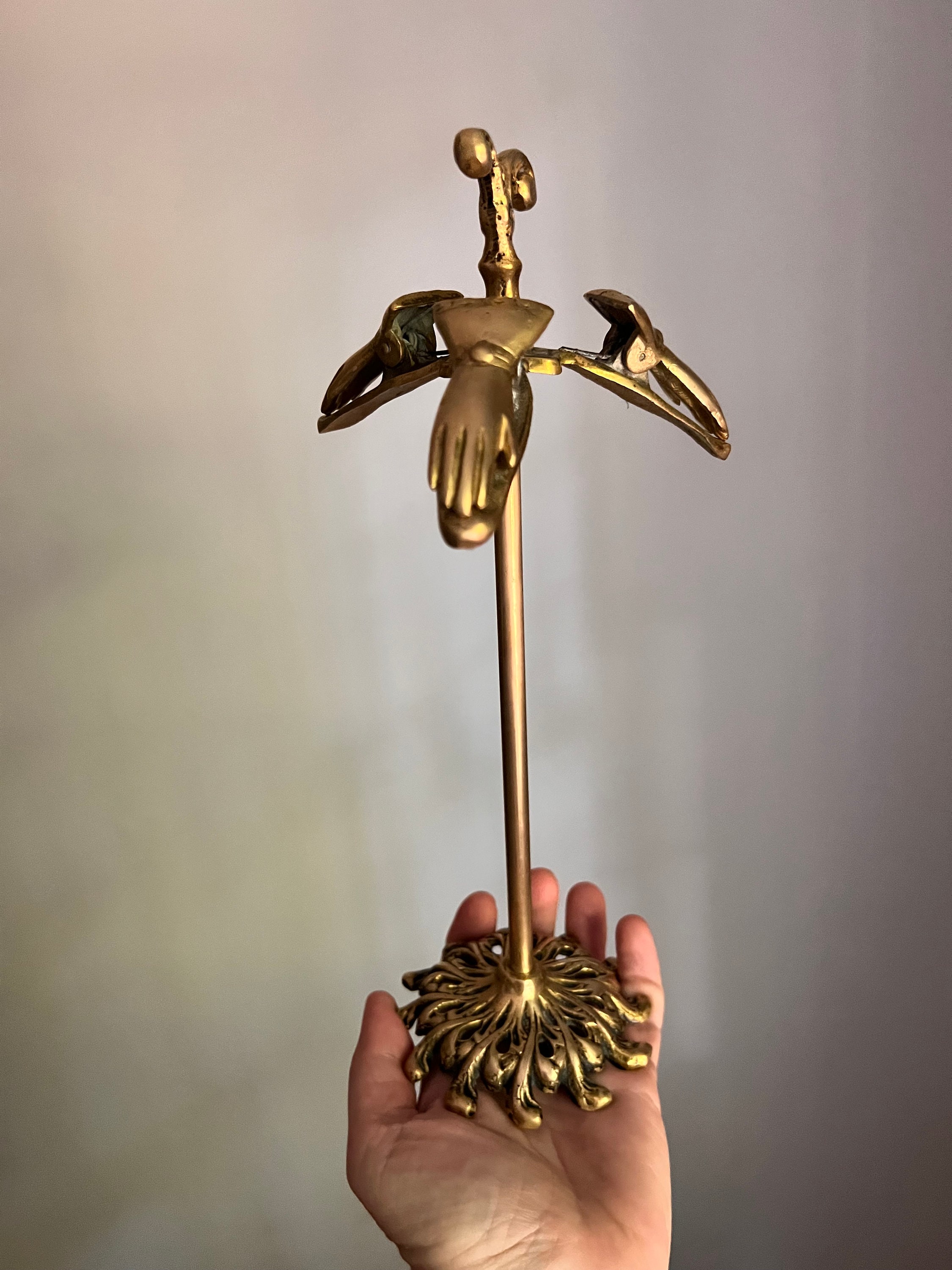 Vintage Brass Hand Clips Stand Victorian Style for Pictures