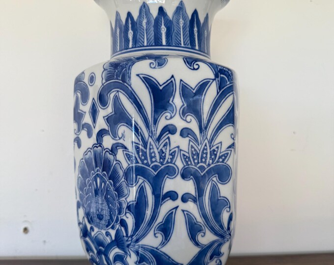 Vintage Chinoiserie Blue and White Large Vase - Etsy