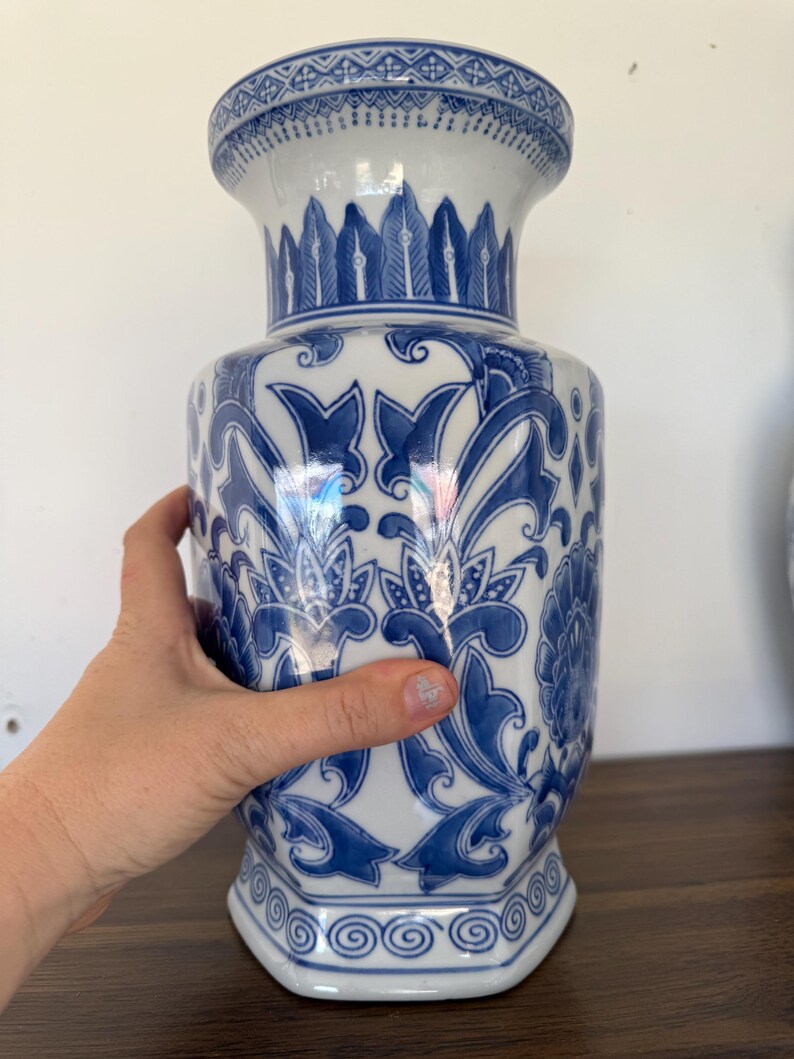 Vintage Chinoiserie Blue and White Large Vase - Etsy