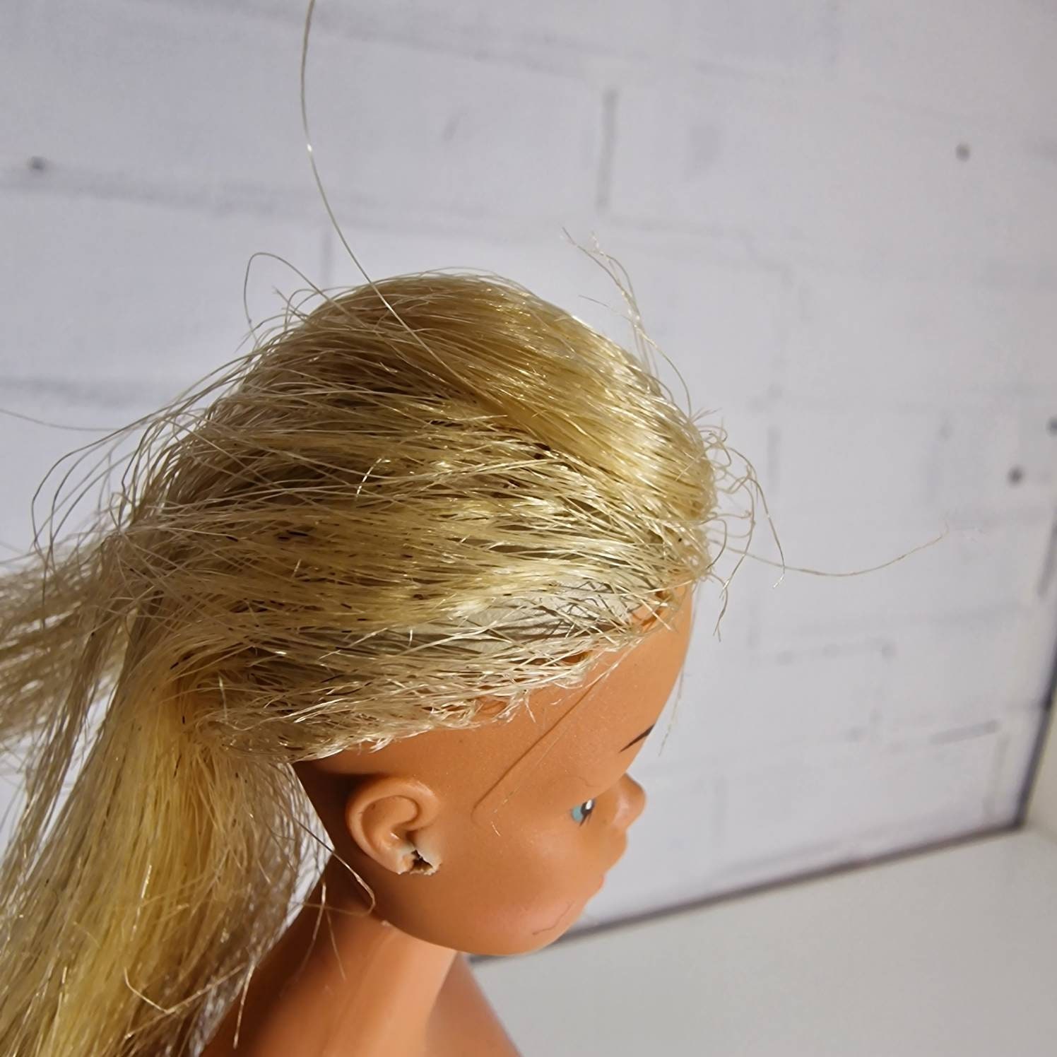 ANCIENNE POUPÉE BARBIE made in KOREA en tenue hôtesse de l'air EUR 70