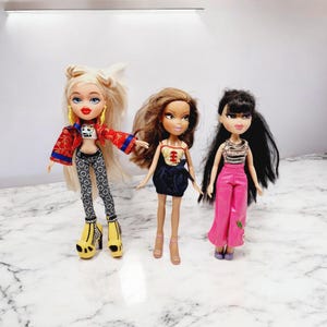 3 Vintage Bratz MGA barbie doll, Cloe,Jasmine and Jade.