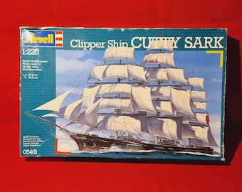 Revell 05401 Clipper sealed bag complete and unassemled 1983. For more  vintage model kits and cheaper shipment read discription.