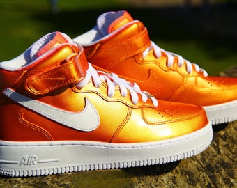 CUSTOM Nike Air Force 1 Mid Gold Metallic | Handgemaltes Motiv der 1