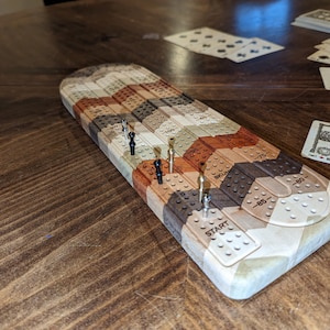 6-species Continuous Track Three Player Cribbage Board