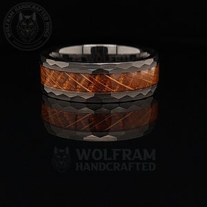 Etichetta Adesiva O Logo In Stile Cartone Animato In Stile Cartoni Animati Con Testine Di Legno Tiki Tipo Hawaiano Vignettista Su Sfondo 227293566 - Foto 8