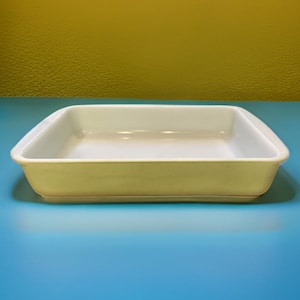 Vintage Lime Green (231) Pyrex 1 1/2 Qt. Casserole Dish
