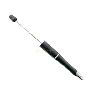 Könnte beinhalten: Ein schwarzer Stift mit silberner Spitze und einer langen, dünnen Metallstange, die sich nach oben erstreckt. Der Stift hat ein schlankes Design mit einem silbernen Band. Der Text "ajcraftsupplies.com" ist auf dem Stift aufgedruckt. Ca. 15 cm lang.