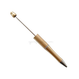 Könnte beinhalten: Ein goldener Stift mit einer silbernen Spitze und einer einziehbaren Spitze. Der Stift ist ausgefahren und bereit zum Schreiben.