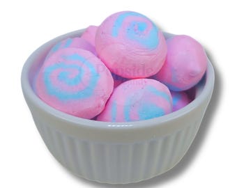 Freeze Dried Cotton Candy Taffy Puffs | Small Batch