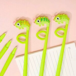 1 pieza de bolígrafo de gel creativo con forma de camaleón, bonito bolígrafo de escritura para estudiantes de dibujos animados, bolígrafo de recarga negro de 0,5 mm, material de oficina para niños, regalos